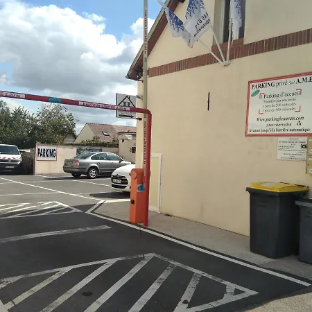 Aeroport Paris Beauvais Houlet 10 Min A Pied Aeroport Parkingbeauvais Longue Duree 公寓 *