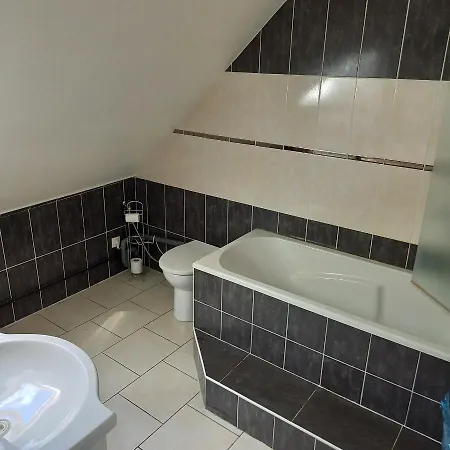 公寓 Aeroport Paris Beauvais Houlet 10 Min A Pied Aeroport Parkingbeauvais Longue Duree *
