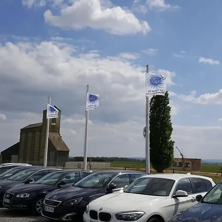 Aeroport Paris Beauvais Houlet 10 Min A Pied Aeroport Parkingbeauvais Longue Duree 公寓 *