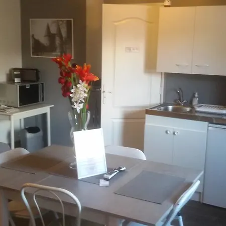 Aeroport Paris Beauvais Houlet 22 Ans Experiences 10 Min A Pied Tillé