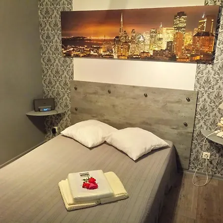 Aeroport Paris Beauvais Houlet 10 Min A Pied Aeroport Parkingbeauvais Longue Duree 公寓 *