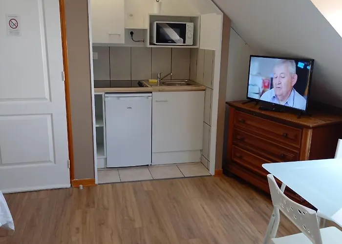 Aeroport Paris Beauvais Appartement Houlet 10 Min A Pied Aeroport Parkingbeauvais Longue Duree Apartament *