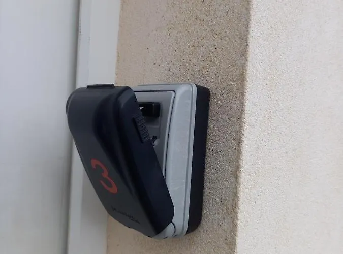 Aeroport Paris Beauvais Appartement Houlet 10 Min A Pied Aeroport Parkingbeauvais Longue Duree *